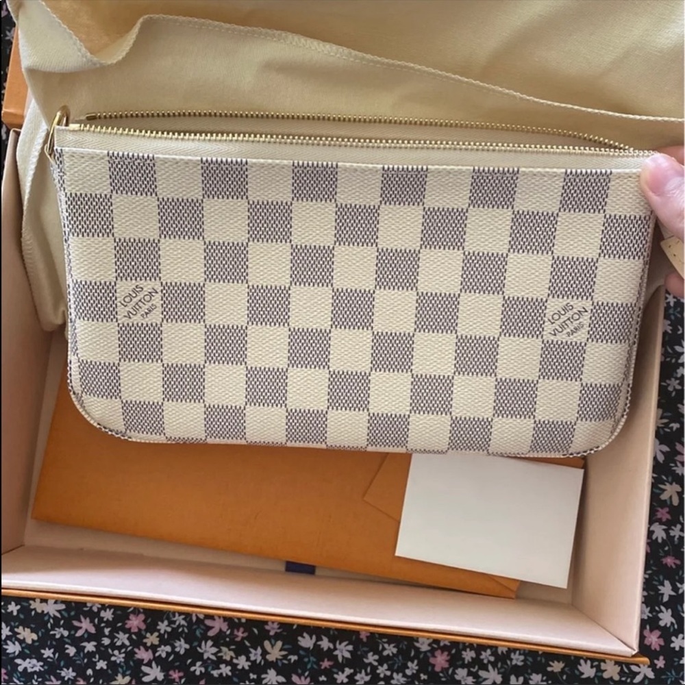 Louis Vuitton NIB Pochette